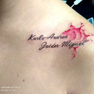 Caligraphy and watercolor tattoo #namestattoos  #watercolortattoos #acuarelatattoo @Drewm_tattoo #tatuadoresdecolombia #artecorporal 
