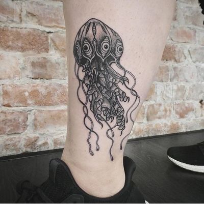 Brainless creature. 👁 #blackwork #jellyfish #surreal #fineline #seacreature #darkart