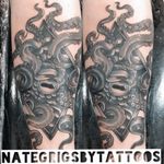Finished up octopus yesterday tattoooftheday #tattoomagazine #blackandgreytattoo #tattoolifemagazine #seattletattoo #seattletattoos #tattoooftheday #octopustattoos #octopustattoo #tattooconvention