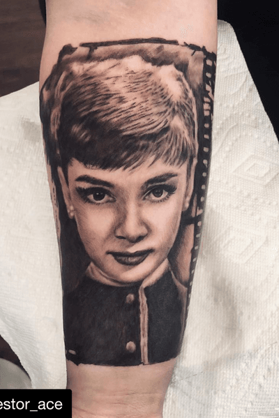  “Nothing is impossible, the word itself says ‘I’m possible”! @audrey.hepburn #moviestar #movies #bestoftheday #inkedmag #tattooed #ink #tatted #thebesttattooartists #tatuajes #tattoos #tattoo #tattoosleeve #tattooartist #tattooistartmag #realismtattoo #realism #inkedgirls #tatuajes #vancouver #vancouverisland #vanlife #westcoast #seattle #seattletattooartist