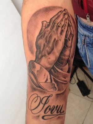 Praying hands tattoo. #prayinghandstattoo #blackandgreytattoo 