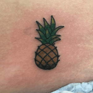 Quarter size pineapple #tattoos #pineapple #tinytattoo #trad #traditionaltattoo #solidink #fruit 