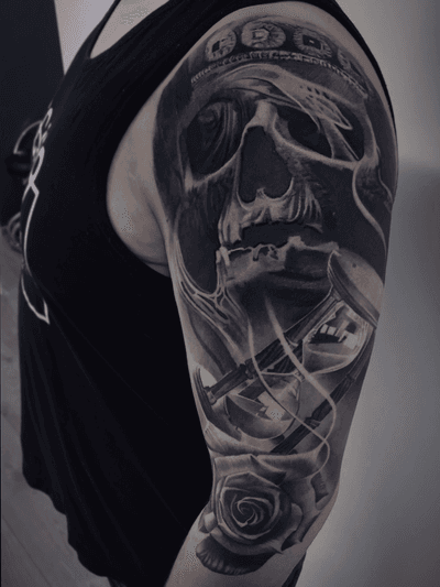 #intenzepride #fkirons #inkeeze #sullen #realistictattoos #skulls #skull #rose #rosetattoo #hourglass #tattoodo #tattooartistmagazine #tattoo #tattoos #tattooart #TattooistArtMagazine #thebesttattooartists 