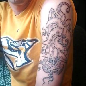 Linework octopus and space shuttle #tattoo #tattoolife #tattooart #SpaceTattoos  #envyneedles #rosewatertattoo #tattoos #tattooartist #art #ink #inked #lynntattoos #inkedmag #portland #portlandtattooers #portlandtattoo #pdx #pdxartists #pdxtattooers #pdxtattoo #tattooed #tatsoul #fusiontattooink #fkirons #bestink #vegan #tattoosnob #octopus #crueltyfree #eternalink