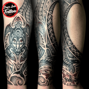 Maori tattoo #tattooartist #tattooart #maori #maoritattoo #turtle #orca #shark #blackandred 