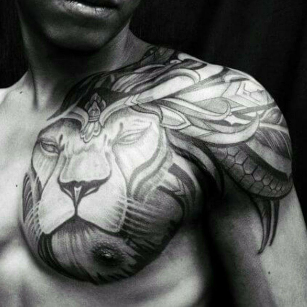 татуировка для мужчин на плечо и на грудь фото 11