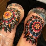 Traditional knee tattoos looking amazing 
