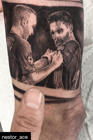 Messi: “para mi es un orgullo ser El Capitan”  mini portrait of @leomessi  and @andresiniesta8 #halfsleevetattoo #inprogress #minimalism #mini #miniportrait #tattoo #tattoos #vancouver #vancouverisland #westcoast #colombia #tatt #tattooideas #tatted #tattooed #ink #inked #inkjunkeyz #inkaddict #inkedlife #tatuajes #barcelona #futbol #futbolfan #colombiatattoo#barca #fcbarcelona#fcbarcelonafans#fcbarça #fcbarcelona_images
