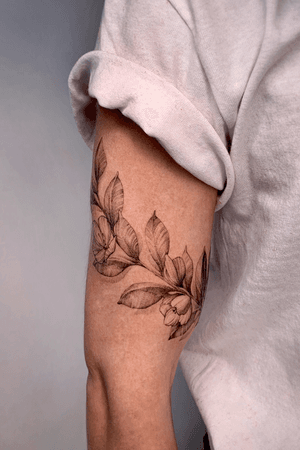 Freehand / bishoprotary / 3rl 0.25 #tattoo #tattoos #ink #blackworktattoo #blackwork #theartoftattoos #darkartists #flowertattoo #tattooartist #blkttt #lovettt #inktattoo #tttism #tattoomoscow #blxckink #taot #tattoospb #tattoodo #blacktattoo #btattooing #theblackmasters #blacktattoomag #spb #saintpetersburg #tattooer #piter #petersburg #питер #санктпетербург