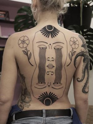 Tattoo by Nicobone #Nicobone #tattoodo #tattoodoapp #tattoodoappartists #besttattoos #awesometattoos #tattoosforgirls #tattoosformen #cooltattoos #surreal #surrealism #portrait #flower #illustrative