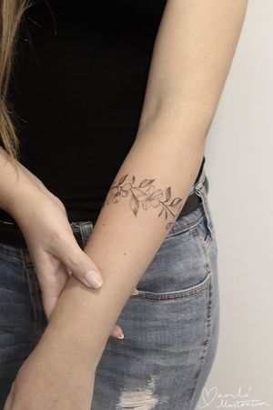 #flowertattoo #tattoo #flowers #ink #art #tattoos #flower #inked #tattooartist #blackwork #tattooed #artist #rosetattoo #tattooart #tattooideas #rose #drawing #like #dotworktattoo #likes #colortattoo #tattooist #tattoodesign #dotwork #photography #linework #tattooing #traditionaltattoo #girlswithtattoos #bhfyp