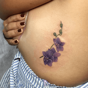 Orchid...#orchid #tatoo #tattooflowers #tattooart #ink #inked #tattoostudio #panamatattoo 
