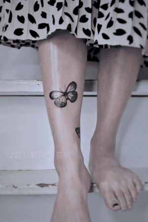 Tattoo by Baizhou tattooist. Wechat：Justtattoo02 Guangzhou Tattoo - #Justtattoo #GuangzhouTattoo #OriginalTattoo #TattooManuscript #TattooDesign #TattooFemaleTattooist #dotwork #dotworktattoo #blackandwhite #blackandwhitetattoo #insecttatto #butterflytattoo #mothtattoo 