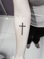  Faça já seu orçamento! (62) 9 9326.8279 #tattoo #ink #blackwork #tattoolife #Tatuadouro #love #inkedgirls #Tatouage #eletricink #igtattoo #fineline #draw #tattooing #tattoo2me #tattooart #instatattoo #tatuajes #blackink #jobstopper #cruz #cross #crosstattoo #traçosfinosedelicados #tatuagemfeminina #tatuagemmasculina 