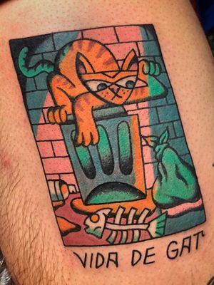 Tattoo by Lastminuter #Lastminuter #uniquetattoos #unique #different #special #besttattoos #traditional #cat #trashcan #fish #garbage #funny