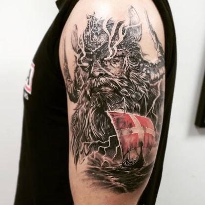 HR Tattoo Shop - Glasgow - ODIN, god of war and god of dead Done by Anita  #glasgowtattoo #vikingtattoo #odin #odintattoo #hrtattooshop  #blackandgreytattoo #realistictattoo #raven #raventatoo #valknut  #valknutsymbol #crow #crowtattoo #scotlandtattoo