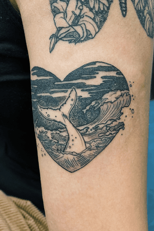 whale tail + seawave + heart