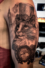 Steampunk cat with portrait of customers cat! Had a lot of fun creating this one 💯