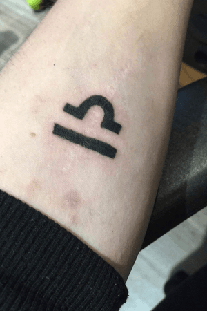 Tattoo balance sur lavant bras