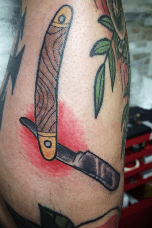 Oldschool razor blade tattoo :)