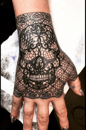 #lace #lacegloves #lacetattoo #lineworktattoo #skull #skulltattoo #laceskull #tattoo #tattooing #tattooartist #tattoomodel #model #ink #inked #inkedgirls #arte #artist #artlife #art #illustration #illustrator #darkart #vape #vapelife #bored #tattooideas