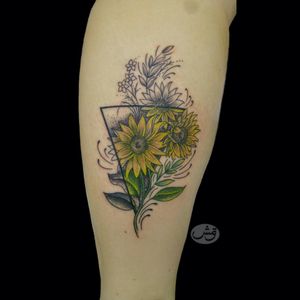 > Contatos <🖥 fb.com/guardiolatattoo📸 @guardiolatattoo📲 11-94183.2259.> Agendamentos/Appointments <📩 guardiolatattoo@gmail.com.#tattoo #tatuagem #tatuaje #tatouage #tatoweirung #tattuaggio #tattoo2me #tattoodo #blackworkers #blackworktattoo #dotworkers #dotworktattoo #pontilhismo #geometric #inked #ladytattooers #tattooist #tattooja #tattooartist #tttism #tattootrip #tattooguest #guardiolatattoo #FORMink #geometrichaos #blackworkerssubmission #tattooja #guestspot #tattooguest #tattooflash #sunflower 