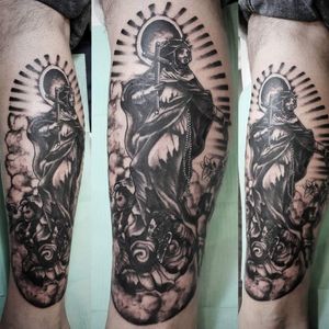 Santa Caterina patrona di Varazze Nero su pelle #faith #inkedmuscles #tattooandfitness #bodyandsoul #tattoo #maidomi