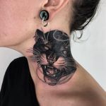 Tattoo by Antony Flemming #AntonyFlemming #necktattoos #necktattoo #neck #jobstopper #pearls #blackandgrey #jaguar #cat #junglecat #neotraditional