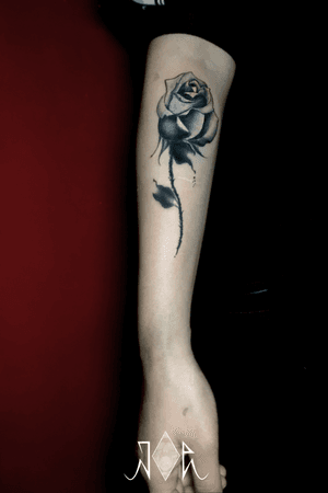 i did this #coveruptattoo freehand!!!...#Coverup #covertattoos #Tattoos #Rosetattoo #flowertattoo #تتو_دست #تتو_دخترونه #كاورتتو #كاور #آموزش_تتو #تتو_دائم #تتوگل