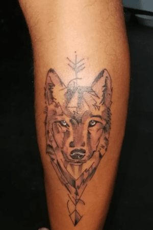 Wolf tatto made by DVRGNTINK studios in LIMA - PERU.