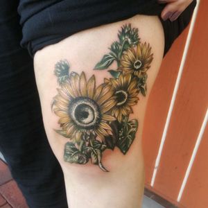 #sunflower #sunflowers #coveruptattoo #coverup #color #floral #rework #botanical 