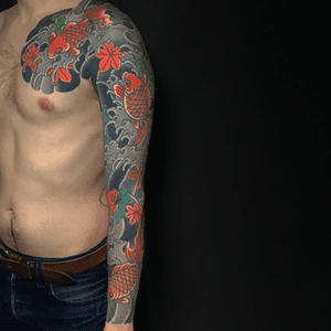 Gold fish and maple leaves full sleeve with chest panel healed 金魚とモミジ 十分かいな 治り