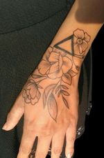 Tattoo feminina florais