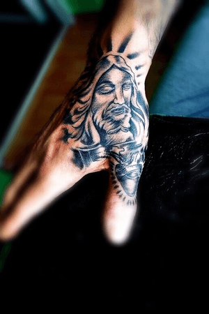 tattoo#fingertattoo#handtattoo#religioustattoo#blackandgrey#tattooartist#Nenad