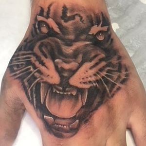 Tiger for the hand!