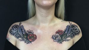 Designed & inked for I**** #customtattoo #tattoo #art #tattoodesign #tattooist #paix #berlin #berlintattoo #berlintattooartist #tattoodo #naturalism #chesttattoo #colortattoo #blackouttattoo #flowertattoo #cloudtattoo