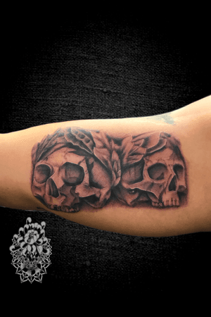 #skulls #skulltattoo #tattoos #tattoo #art #realistic #dark #blackandgrey #blackandgreytattoo #stone #statue #blackAndWhite 
