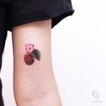 Tattoo by Ayhan Karadag #AyhanKaradag #foodtattoos #foodtattoo #food #nutrition #cheftattoo #color #watercolor #realism #realistic #hyperrealism #flower #berry #blackberry #fruit