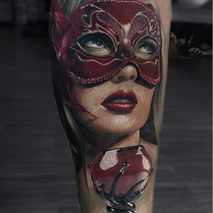 Tatuaje de Sasha O'Kharin #SashaOKharin #venetianmask #venetianmasktattoo #mardigras #carnival #brazil #neworleans #italy # 2019 #masktattoo #mask #color