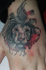 #lion #paint #red #black #redandblacktattoo #hands #cheyennehawkpen