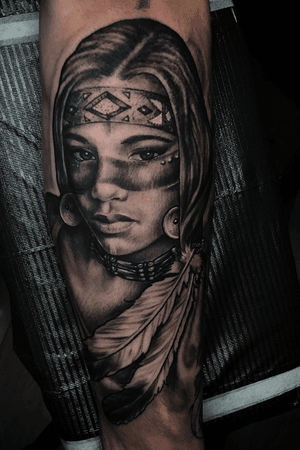 Native lady #realism #portrait #blackandgrey 