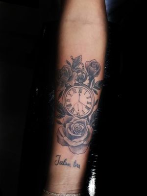 Pocket watch with roses 