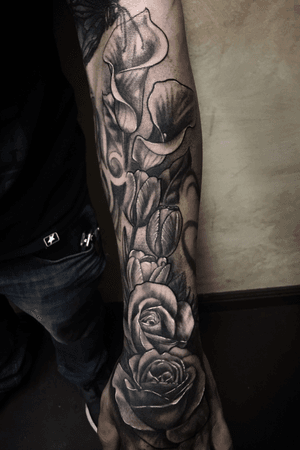 Floral on lower arm #floral #blackandgrey #tulips #roses #flowers 