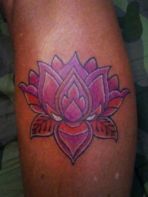 Lotus tradicional color tattoo