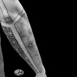 In progress... . @motirostudio . > Contatos < 🖥 fb.com/guardiolatattoo 📸 @guardiolatattoo 📲 11-94183.2259 . > Agendamentos/Appointments < 📩 guardiolatattoo@gmail.com . #tattoo #tatuagem #tatuaje #tatouage #tatoweirung #tattuaggio #tattoo2me #tattoodo #blackworkers #blackworktattoo #dotworkers #dotworktattoo #pontilhismo #geometric #inked #ladytattooers #tattooist #tattooja #tattooartist #tttism #tattootrip #tattooguest #guardiolatattoo #FORMink #geometrichaos #blackworkerssubmission #tattooja #guestspot #tattooguest #sleevetattoo 