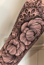 Flower and mandala! arranbakerrtattoo 😍 #mandala #art #tattoo #mandalas #mandalaart #artist #drawing #mandalatattoo #love #artwork #zentangle #ink #design #meditation #painting #dotwork #tattoos #instaart #art #instagood #handmade #inked #draw #artistsoninstagram #sketch #blackwork #sharing #bhfyp #foreverforgotten #geometrictattoos #geometrip
