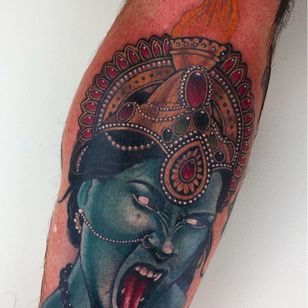 Tattoo by Antony Flemming #AntonyFlemming #Kalitattoos #kalithedestroyer #goddessKali #Hindu #HinduGoddess #deity #pearls #gem #crown #color #realism #realistic
