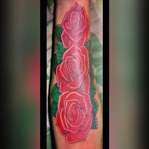  Red roses old school tradicional color tattoo