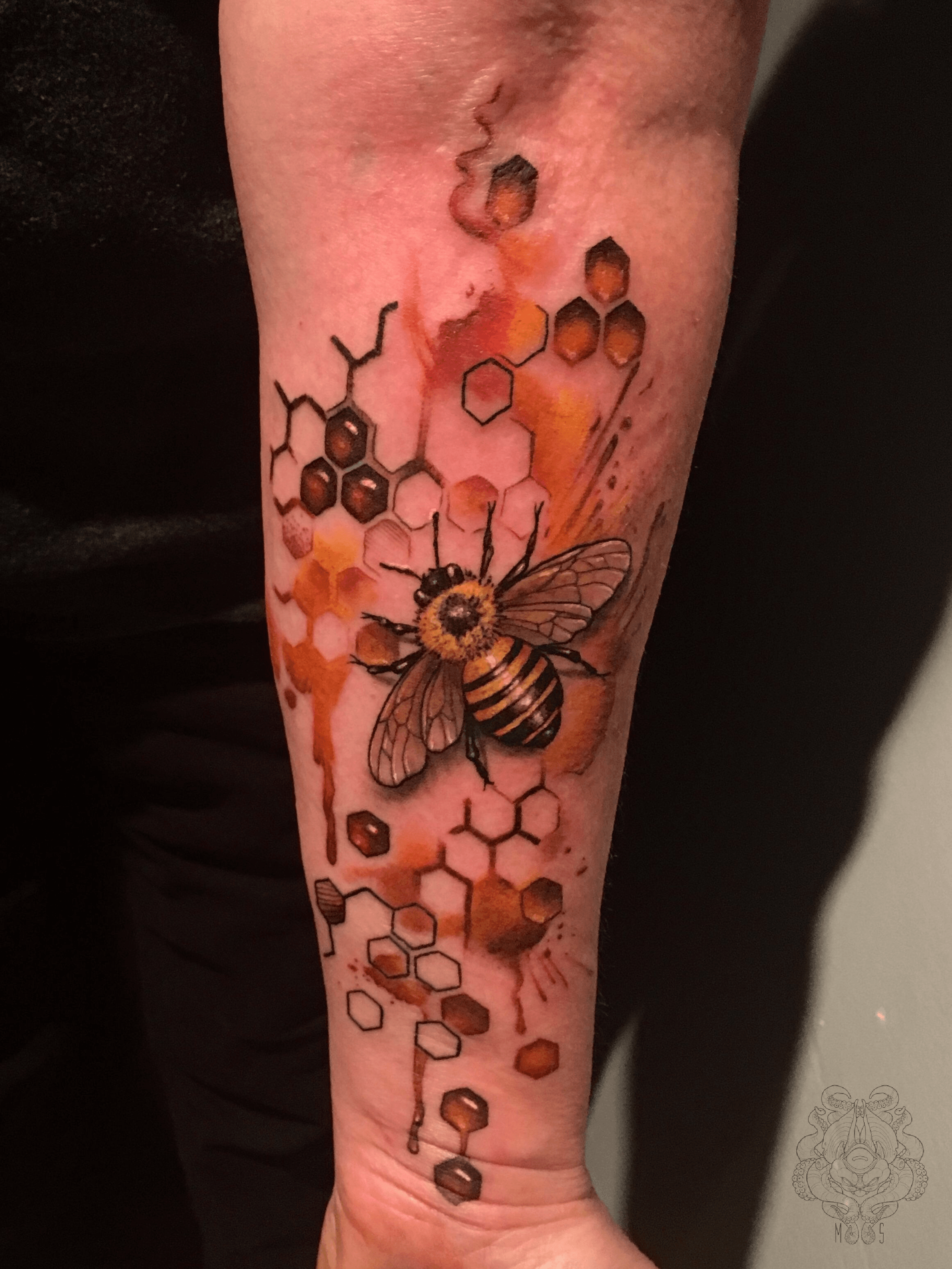 Bee with Honeycomb Tattoo  Honeycomb tattoo Floral tattoo sleeve Sleeve  tattoos for women