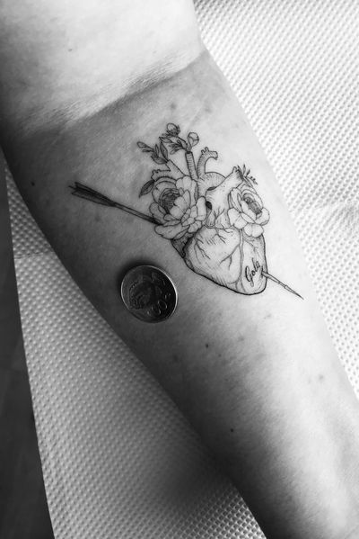 Done @blackdropink made with single needle #singleneedle #fineline #fineart #linework #peony #peonies #blackwork #Memory #heart #arrow #floral #leaf #girl #girl
